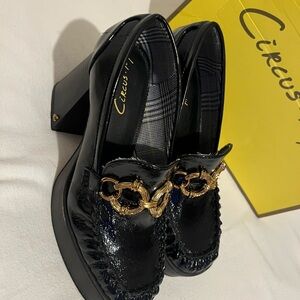 Circus by Sam Edelman Glossy Black Loafers with Gold Chain